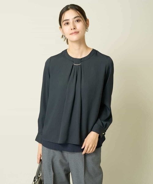 a.v.v（アーヴェヴェ）の「【洗える】バーチャーム付ブラウス（シャツ/ブラウス・レディース・ダークインディゴブルー/ネイビー/アイボリー・34/42/36/40/38）」の15枚目の写真