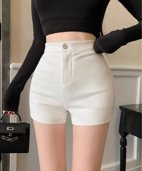 kirakiraShop（キラキラショップ）の「ハイウエスト シンプル ショートパンツ（その他パンツ・レディース・ホワイト/ブラック・S/M/L）」の9枚目の写真