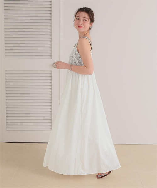 titivate(ティティベイト)の「バストレースキャミソールワンピース(ワンピース・レディース・ブラック/オフホワイト・L/M/S/SP)」の5枚目の写真