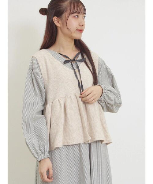 Samansa Mos2（サマンサ モスモス）の「Vネック裾フリル前後2WAYニットベスト（ベスト・レディース・ピンク/モカ/キナリ/グリーン・F）」の2枚目の写真