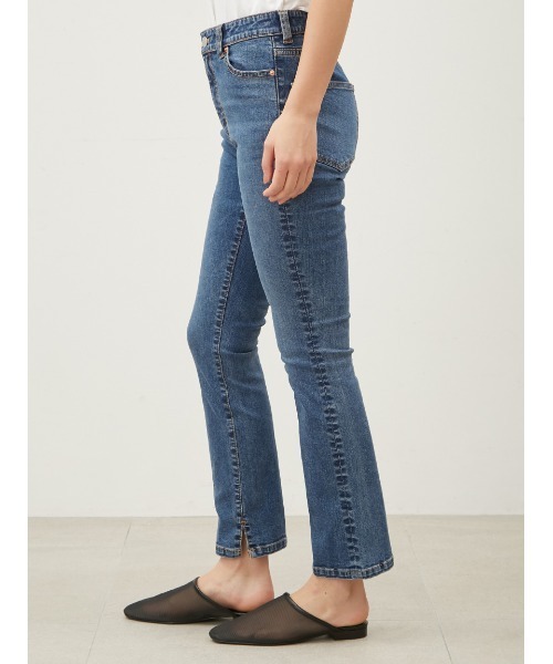 Mila Owen(ミラオーウェン)の「裾スリットスキニーデニムパンツ【ウォッシャブル】(その他パンツ・レディース・ブラック/ブルー/インディゴブルー・0/1)」の5枚目の写真