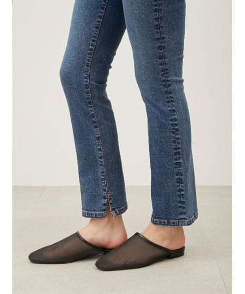 Mila Owen(ミラオーウェン)の「裾スリットスキニーデニムパンツ【ウォッシャブル】(その他パンツ・レディース・ブラック/ブルー/インディゴブルー・0/1)」の10枚目の写真