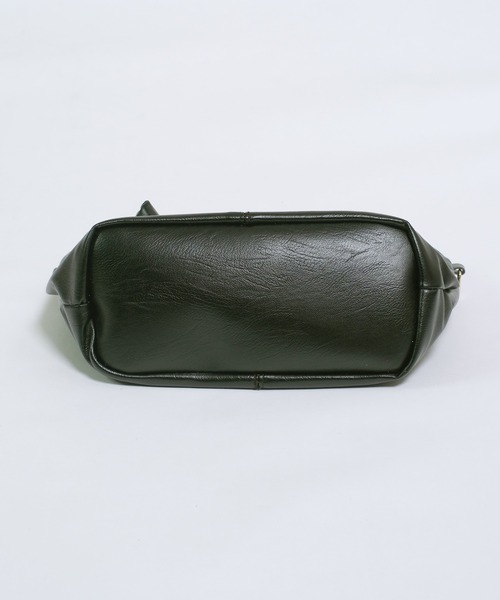 shopnikoniko（ショップニコニコ）の「ミニバッグチャーム付き PUレザー ショルダーバッグ（トートバッグ・レディース・ブラック/ブラウン/ダークブラウン・フリー）」の10枚目の写真