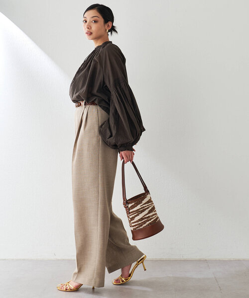 Whim Gazette（ウィムガゼット）の「ジュートライクタックパンツ（スラックス・レディース・ベージュ/ブラック・34/38/36）」の19枚目の写真