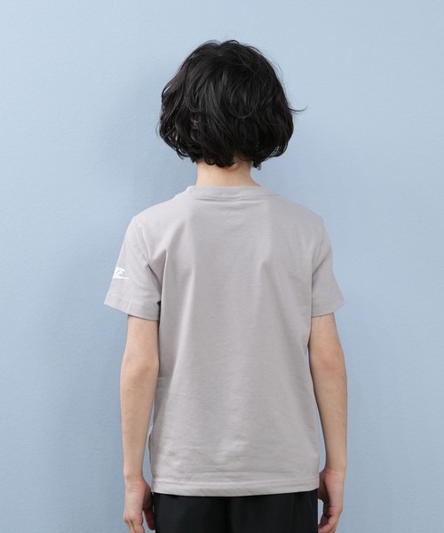 NIKE(ナイキ)の「NIKE/ナイキ 86M843 キッズ Tシャツ 86M843(Tシャツ/カットソー・キッズ・ブラック/グレー・4:105cm/5:110cm/6:115cm/7:120cm)」の11枚目の写真