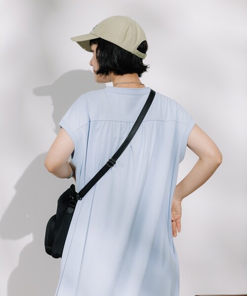 FREAK'S STORE(フリークスストア)の「<接触冷感/UV> AIRDRY HIGHCOOL ヘンリーネックワンピース/エアドライ ハイクール ヘンリーネック Tシャツワンピース(ワンピース・レディース・ブラック/サックスブルー/ピンク/ベージュ・フリ-)」の6枚目の写真