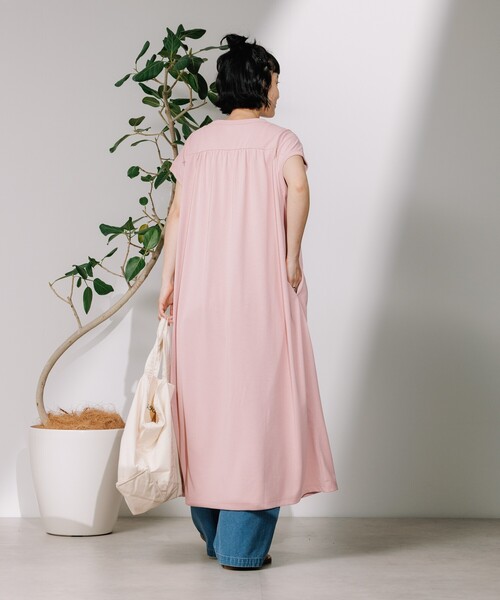 FREAK'S STORE(フリークスストア)の「<接触冷感/UV> AIRDRY HIGHCOOL ヘンリーネックワンピース/エアドライ ハイクール ヘンリーネック Tシャツワンピース(ワンピース・レディース・ブラック/サックスブルー/ピンク/ベージュ・フリ-)」の9枚目の写真