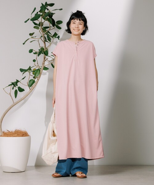 FREAK'S STORE(フリークスストア)の「<接触冷感/UV> AIRDRY HIGHCOOL ヘンリーネックワンピース/エアドライ ハイクール ヘンリーネック Tシャツワンピース(ワンピース・レディース・ブラック/サックスブルー/ピンク/ベージュ・フリ-)」の10枚目の写真