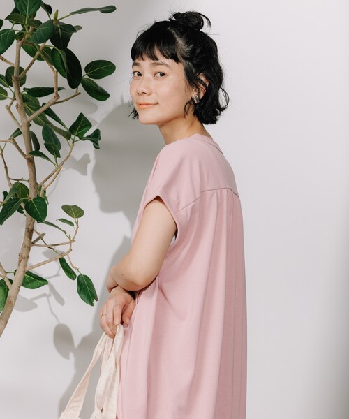 FREAK'S STORE(フリークスストア)の「<接触冷感/UV> AIRDRY HIGHCOOL ヘンリーネックワンピース/エアドライ ハイクール ヘンリーネック Tシャツワンピース(ワンピース・レディース・ブラック/サックスブルー/ピンク/ベージュ・フリ-)」の11枚目の写真
