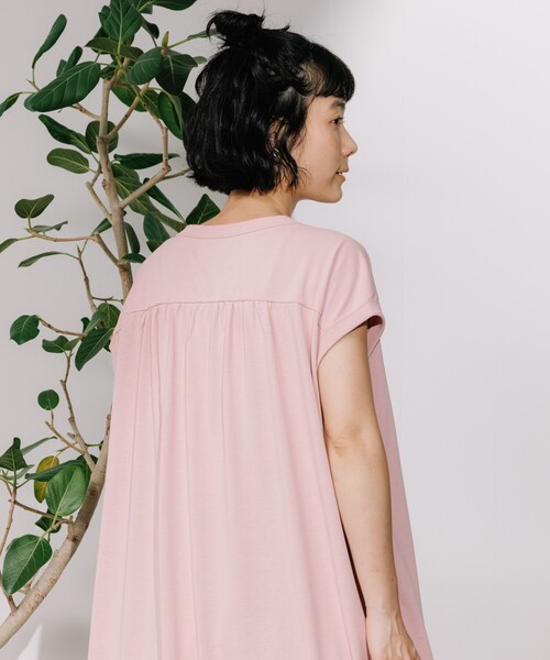 FREAK'S STORE(フリークスストア)の「<接触冷感/UV> AIRDRY HIGHCOOL ヘンリーネックワンピース/エアドライ ハイクール ヘンリーネック Tシャツワンピース(ワンピース・レディース・ブラック/サックスブルー/ピンク/ベージュ・フリ-)」の12枚目の写真