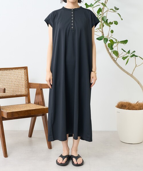 FREAK'S STORE(フリークスストア)の「<接触冷感/UV> AIRDRY HIGHCOOL ヘンリーネックワンピース/エアドライ ハイクール ヘンリーネック Tシャツワンピース(ワンピース・レディース・ブラック/サックスブルー/ピンク/ベージュ・フリ-)」の14枚目の写真