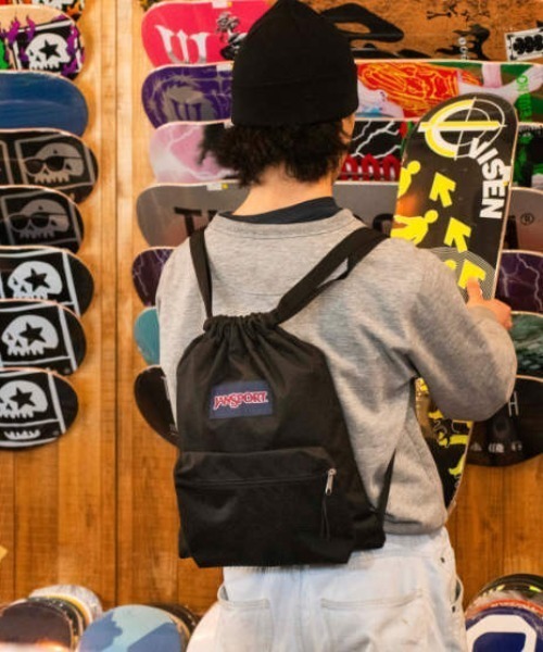 JANSPORT(ジャンスポーツ)の「JanSport/ジャンスポーツ ナップサック DRAW SACK ドローサック BLACK JS0A83LQ008(バックパック/リュック・メンズ・ブラック・FREE)」の3枚目の写真