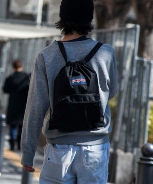 JANSPORT(ジャンスポーツ)の「JanSport/ジャンスポーツ ナップサック DRAW SACK ドローサック BLACK JS0A83LQ008(バックパック/リュック・メンズ・ブラック・FREE)」の4枚目の写真