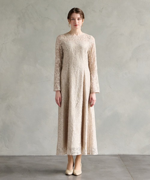 AIMER（エメ）の「【WEB限定】総レースロングスリーブフレアパーティードレス　結婚式　お呼ばれ　ドレス　20代 30代 40代（ドレス・レディース・ベージュ/グレイッシュブルー/ブラック・SMALL/MEDIUM/LARGE）」の19枚目の写真