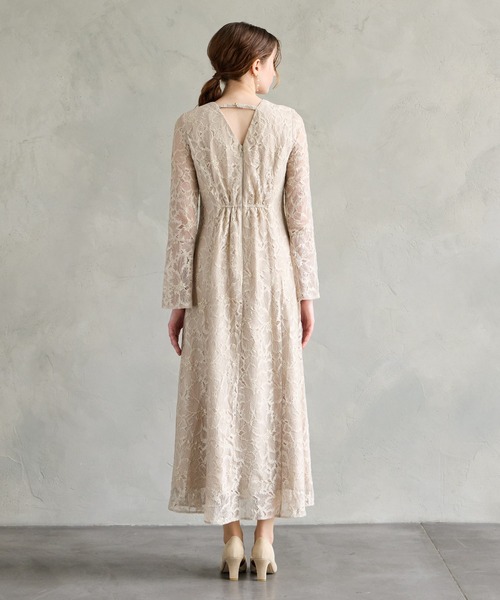 AIMER（エメ）の「【WEB限定】総レースロングスリーブフレアパーティードレス　結婚式　お呼ばれ　ドレス　20代 30代 40代（ドレス・レディース・ベージュ/グレイッシュブルー/ブラック・SMALL/MEDIUM/LARGE）」の21枚目の写真
