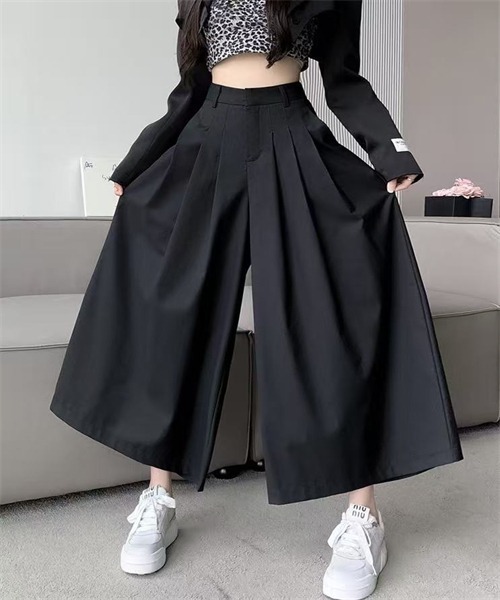 FREE STYLISTS(フリー スタイリスト)の「プリーツフレアワイドパンツスカーチョ(その他パンツ・レディース・グレー/ブラック・M/L)」の1枚目の写真