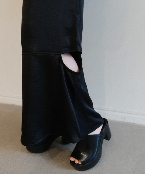 HONEY MI HONEY(ハニーミーハニー)の「satin cutoff skirt(スカート・レディース・オフホワイト/ピンク/サックスブルー/ブラック・FREE)」の13枚目の写真