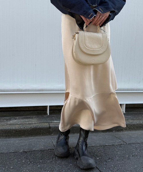 HONEY MI HONEY(ハニーミーハニー)の「satin cutoff skirt(スカート・レディース・オフホワイト/ピンク/サックスブルー/ブラック・FREE)」の22枚目の写真