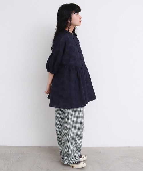 l'atelier du savon(アトリエドサボン)の「●線画のお花ラミー刺繍 まるブラウス(シャツ/ブラウス・レディース・パープル/ネイビー/キナリ・FREE)」の11枚目の写真