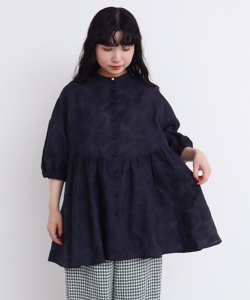 l'atelier du savon(アトリエドサボン)の「●線画のお花ラミー刺繍 まるブラウス(シャツ/ブラウス・レディース・パープル/ネイビー/キナリ・FREE)」の5枚目の写真