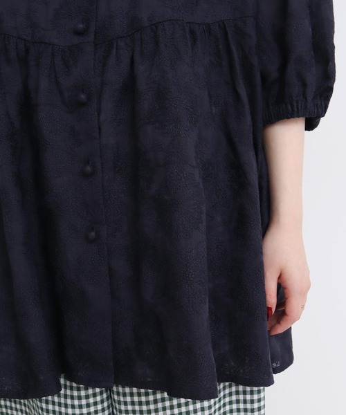 l'atelier du savon(アトリエドサボン)の「●線画のお花ラミー刺繍 まるブラウス(シャツ/ブラウス・レディース・パープル/ネイビー/キナリ・FREE)」の13枚目の写真