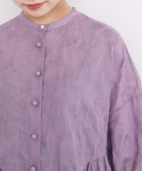 l'atelier du savon(アトリエドサボン)の「●線画のお花ラミー刺繍 まるブラウス(シャツ/ブラウス・レディース・パープル/ネイビー/キナリ・FREE)」の15枚目の写真