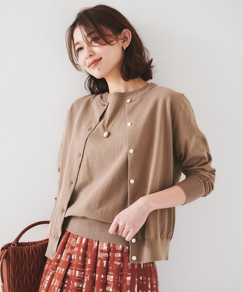 UNTITLED（アンタイトル）の「【11色展開/コットン100/アンサンブル可能】クルーカーディガン（カーディガン/ボレロ・レディース・ホワイト/ブラック/ブラウン系/ライトオレンジ系/ブルーパープル/ナチュラル/ホワイト×ブラック/ライトパープル/オレンジ/レッド系1/ブルー系その他・00/01/02/03/04/44/48）」の4枚目の写真