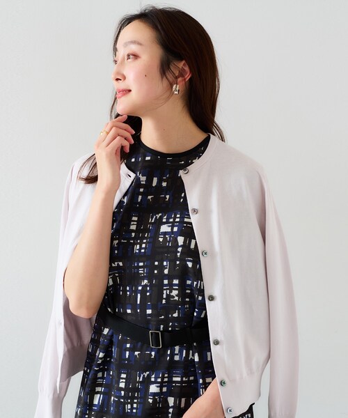 UNTITLED（アンタイトル）の「【11色展開/コットン100/アンサンブル可能】クルーカーディガン（カーディガン/ボレロ・レディース・ホワイト/ブラック/ブラウン系/ライトオレンジ系/ブルーパープル/ナチュラル/ホワイト×ブラック/ライトパープル/オレンジ/レッド系1/ブルー系その他・00/01/02/03/04/44/48）」の15枚目の写真