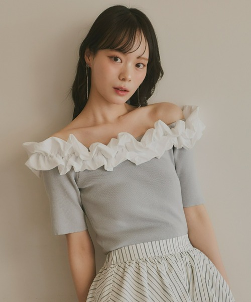 Olu. ショルダーフリルニット 超安い】 シアーショルダーフリルニット（ニット/セーター
