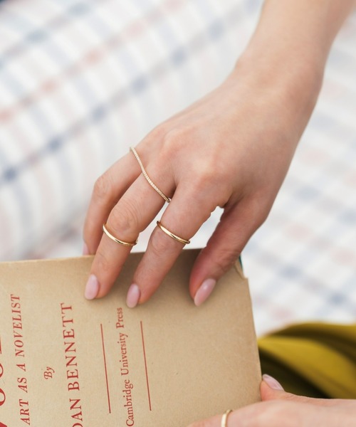 Nothing And Others(ナッシングアンドアザーズ)の「「Nothing And Others × Ayumi Uehara Collection」Thin 2.3 Ring(リング・レディース・シルバー/ゴールド・FREE)」の20枚目の写真