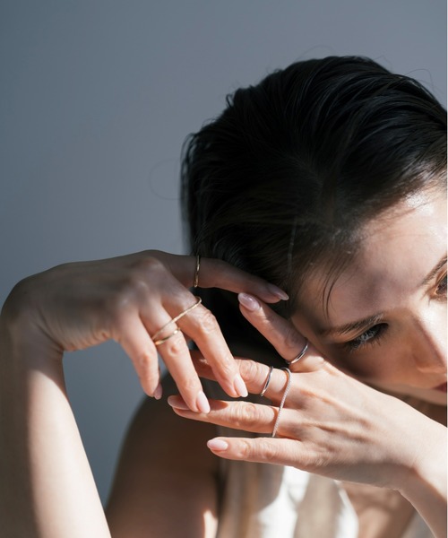 Nothing And Others(ナッシングアンドアザーズ)の「「Nothing And Others × Ayumi Uehara Collection」Thin 2.3 Ring(リング・レディース・シルバー/ゴールド・FREE)」の17枚目の写真