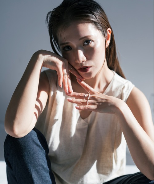 Nothing And Others(ナッシングアンドアザーズ)の「「Nothing And Others × Ayumi Uehara Collection」Thin 2.3 Ring(リング・レディース・シルバー/ゴールド・FREE)」の11枚目の写真