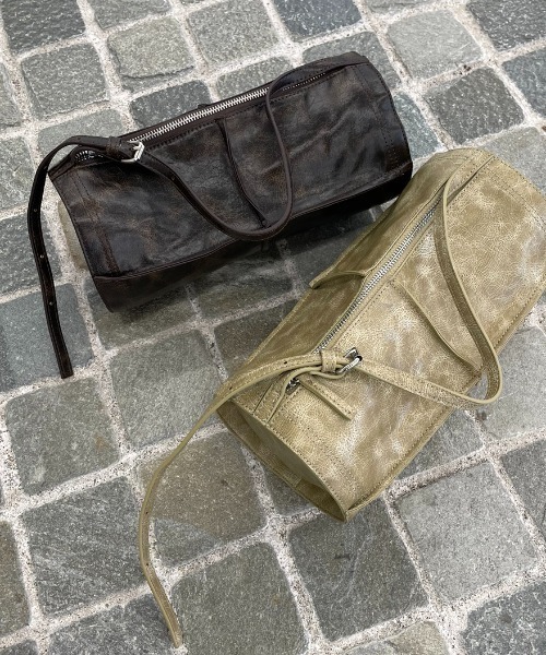 AIC.（エーアイシー）の「クラッシュレザーラウンドフォルムバッグ（ハンドバッグ・レディース・ライトグリーン/ブラウン・FREE）」の2枚目の写真