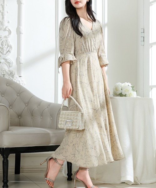 Lace Ladies(レースレディース)の「ボタニカル柄 Vネック キャンディスリーブ 6分袖 ワンピース(ワンピース・レディース・アイボリー/ブラック/ベージュ・FREE/S)」の4枚目の写真