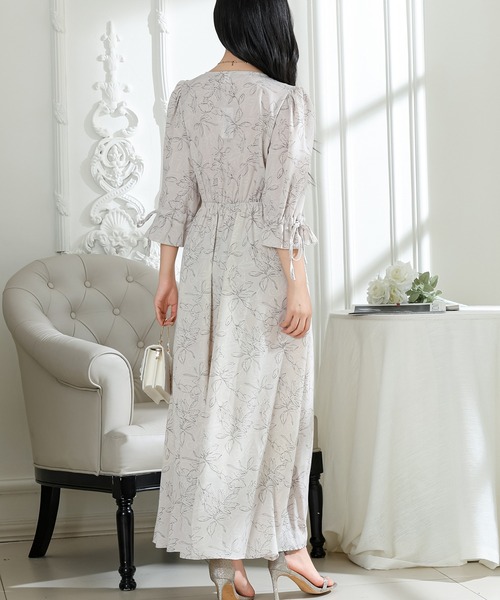 Lace Ladies(レースレディース)の「ボタニカル柄 Vネック キャンディスリーブ 6分袖 ワンピース(ワンピース・レディース・アイボリー/ブラック/ベージュ・FREE/S)」の17枚目の写真