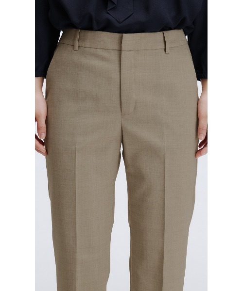 AOYAMA(アオヤマ)の「【洗える・防シワ・ストレッチ】きちんと見えを叶える!ストレートパンツ/ベージュ/無地|通勤&オフィス&入卒&セレモニー&オケージョン|セットアップ着用可〈大きいサイズあり〉(スーツパンツ・レディース・ベージュ・15号/13号/11号/9号/7号/5号/17号)」の6枚目の写真