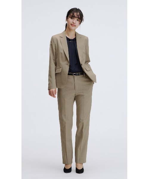 AOYAMA(アオヤマ)の「【洗える・防シワ・ストレッチ】きちんと見えを叶える!ストレートパンツ/ベージュ/無地|通勤&オフィス&入卒&セレモニー&オケージョン|セットアップ着用可〈大きいサイズあり〉(スーツパンツ・レディース・ベージュ・15号/13号/11号/9号/7号/5号/17号)」の3枚目の写真