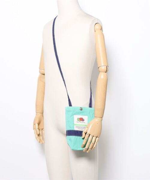 FRUIT OF THE LOOM(フルーツオブザルーム)の「【FRUIT OF THE LOOM】NYLON TOTEBAG S 80310500 ※(トートバッグ・レディース・ブルー/レッド/グリーン・FREE)」の11枚目の写真