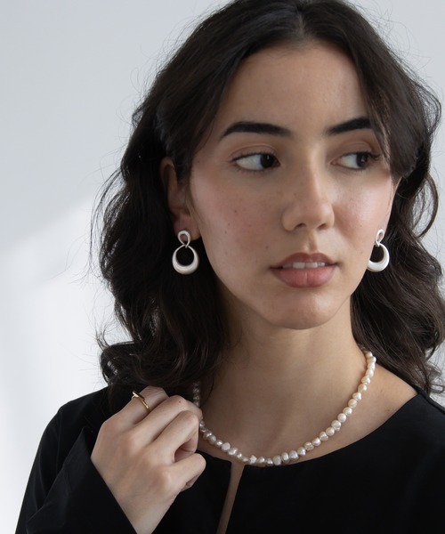 abaskdesign(アバスクデザイン)の「ヴィンテージ風 ダブルリングピアス(ピアス(両耳用)・レディース・ゴールド/シルバー・FREE)」の6枚目の写真