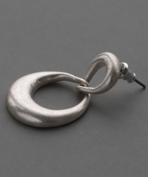 abaskdesign(アバスクデザイン)の「ヴィンテージ風 ダブルリングピアス(ピアス(両耳用)・レディース・ゴールド/シルバー・FREE)」の13枚目の写真