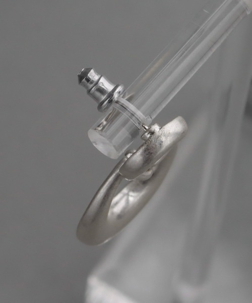 abaskdesign(アバスクデザイン)の「ヴィンテージ風 ダブルリングピアス(ピアス(両耳用)・レディース・ゴールド/シルバー・FREE)」の15枚目の写真