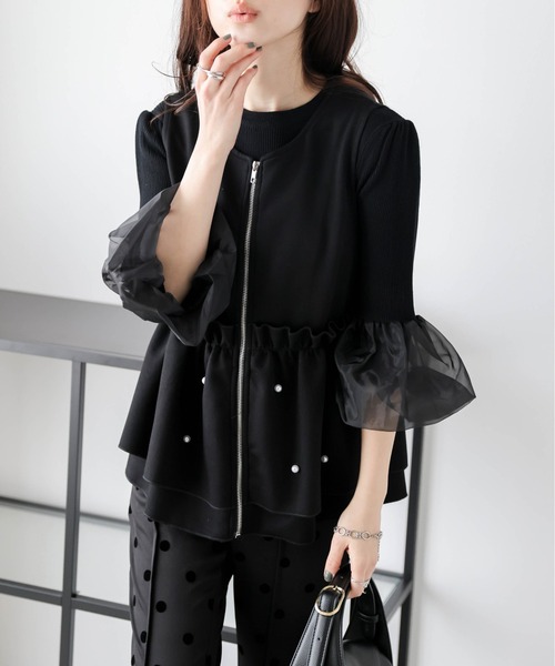 AMELY(エミリー)の「パールフリルペプラムベスト(ベスト・レディース・ベージュ/ブラック/グレー・フリー)」の9枚目の写真