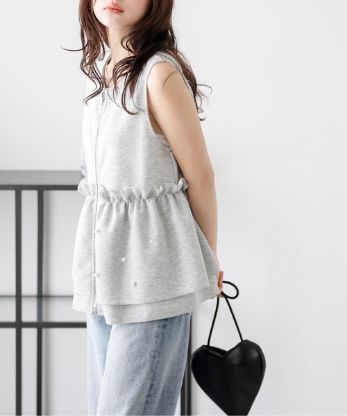 AMELY(エミリー)の「パールフリルペプラムベスト(ベスト・レディース・ベージュ/ブラック/グレー・フリー)」の14枚目の写真