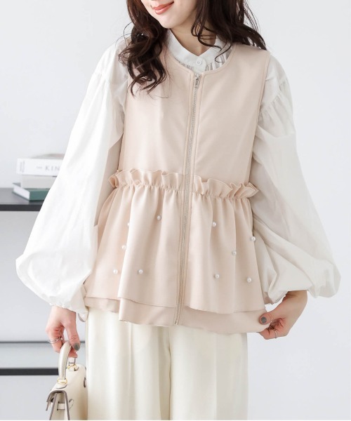 AMELY(エミリー)の「パールフリルペプラムベスト(ベスト・レディース・ベージュ/ブラック/グレー・フリー)」の20枚目の写真