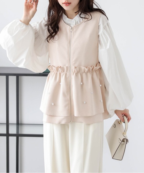 AMELY(エミリー)の「パールフリルペプラムベスト(ベスト・レディース・ベージュ/ブラック/グレー・フリー)」の21枚目の写真