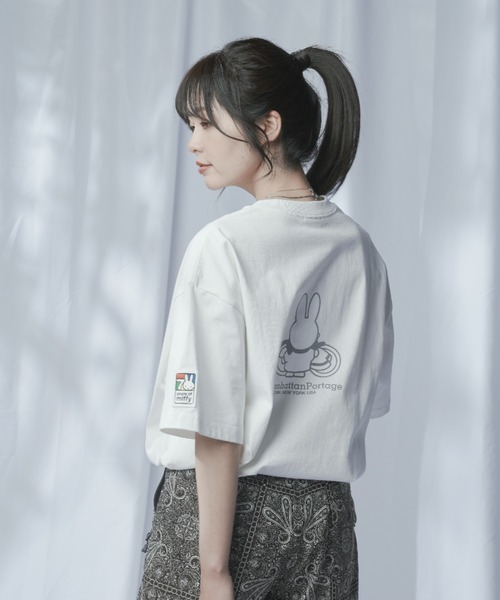 Manhattan Portage（マンハッタンポーテージ）の「S/S Print T-Shirt miffy（Tシャツ/カットソー・メンズ・ホワイト/ブラック・LARGE/MEDIUM/SMALL/X-LARGE）」の15枚目の写真