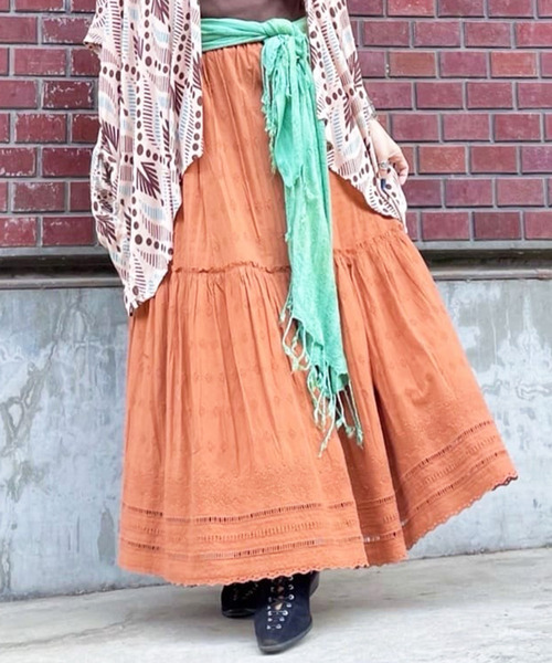 チャイハネ（チャイハネ）の「【チャイハネ】ボホアンシフリー刺繍スカート（スカート・レディース・ブラウン/ピンク/ブルー/ホワイト・FREE）」の3枚目の写真