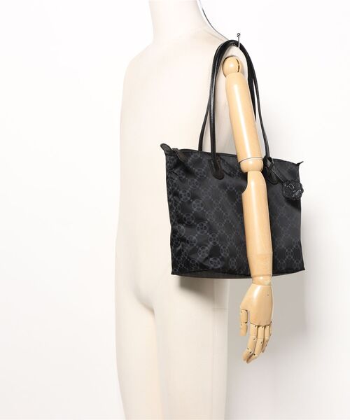 U by Ungaro（ユーバイウンガロ）の「U by ungaro(ユーバイウンガロ)　5D・カメリア　トート（トートバッグ・レディース・ブラック/ネイビー/オレンジ・FREE）」の4枚目の写真