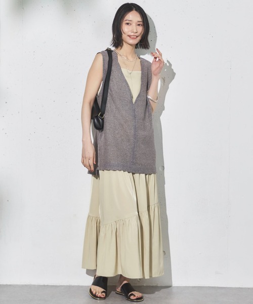 Doux archives（ドゥアルシーヴ）の「ゴールドピーストングフラットサンダル（サンダル・レディース・ブラック/シルバー・24.5/23.5）」の12枚目の写真