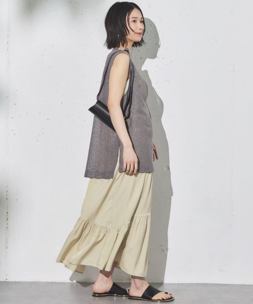 Doux archives（ドゥアルシーヴ）の「ゴールドピーストングフラットサンダル（サンダル・レディース・ブラック/シルバー・24.5/23.5）」の13枚目の写真